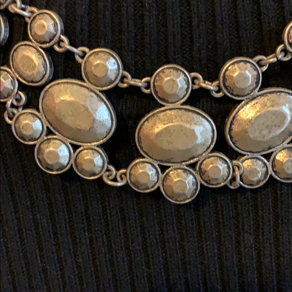 Silver accent necklace - Picture 2 of 3